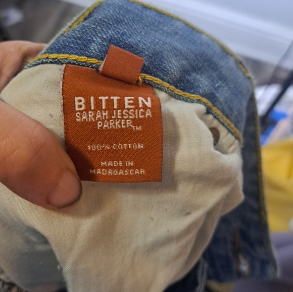 Bitten by SJP size 22r Jeans NWT - Picture 4 of 8